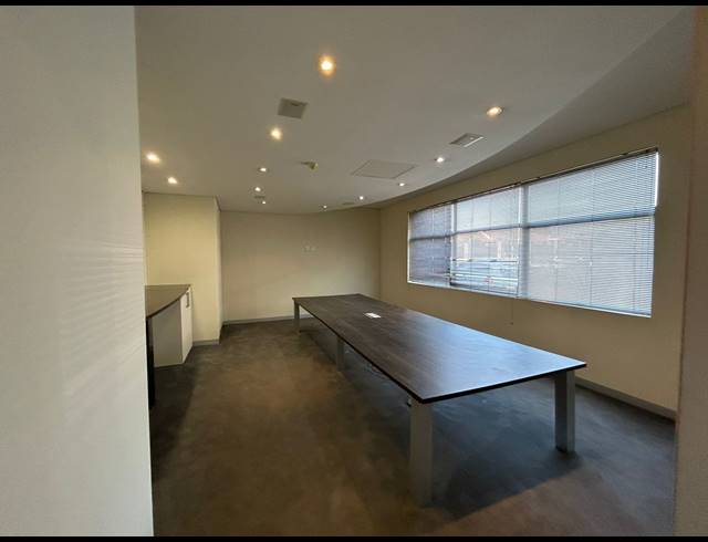 324M² OFFICE TO LET IN SANDTON CENTRAL